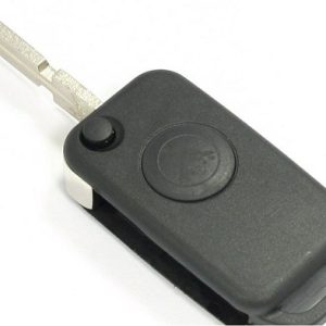 Guscio radiocomando auto Mercedes Benz W202, W208, 1 tasto, con lama HU39.
Ub. J11